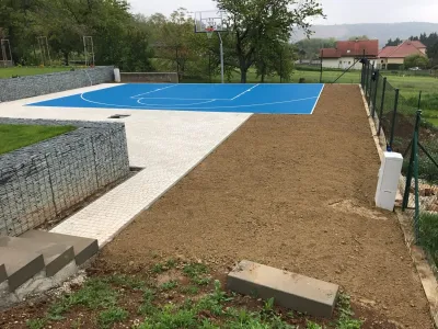 Realizácia záhrady, Štitáre 3